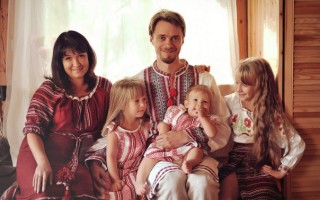 За что Европа невзлюбила русскую семью