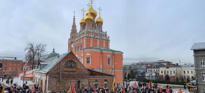 По всей стране прошли Молитвенные стояния за сохранение российских семей